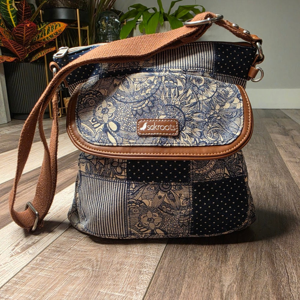 Sakroots Crossbody Bag Womens Medium Blue Canvas Patchwork Boho Floral Festival
